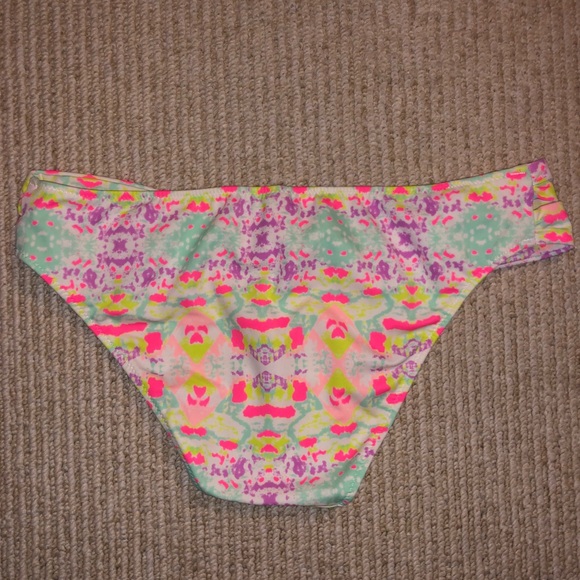 victoria secret bikini bottom! - Picture 2 of 3